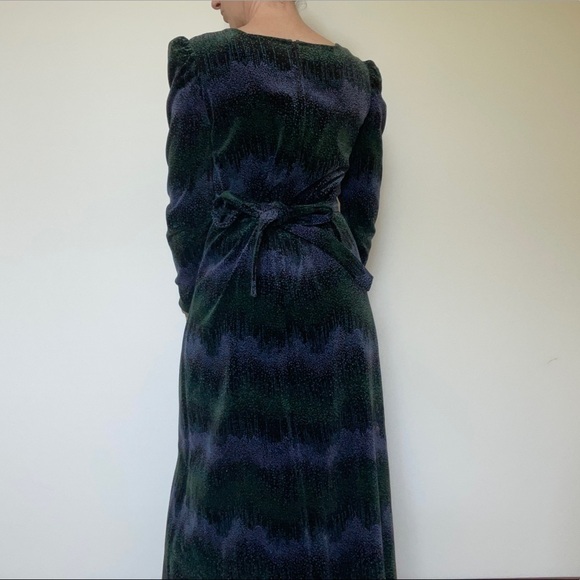 Vintage Velvet Maxi Dress - Picture 3 of 9